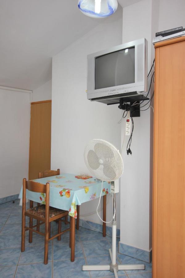 Apartments With A Parking Space Punta Kriza, Cres - 383 Экстерьер фото